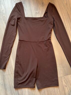 Aritzia Babaton Brown Contour Unitard Biker Romper Long Sleeve Size S | Square